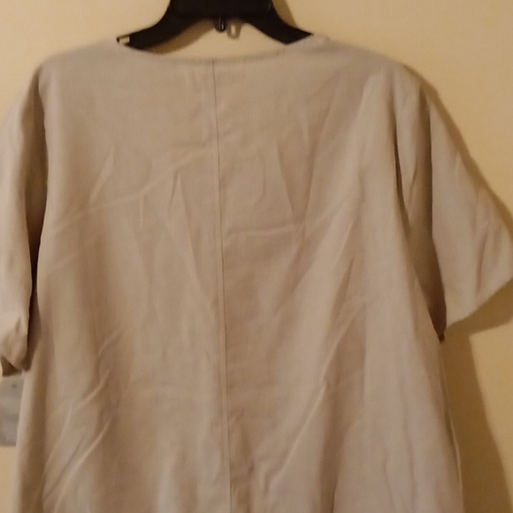 🆕 NWT Love 8 100% cotton khaki top - Picture 3 of 7